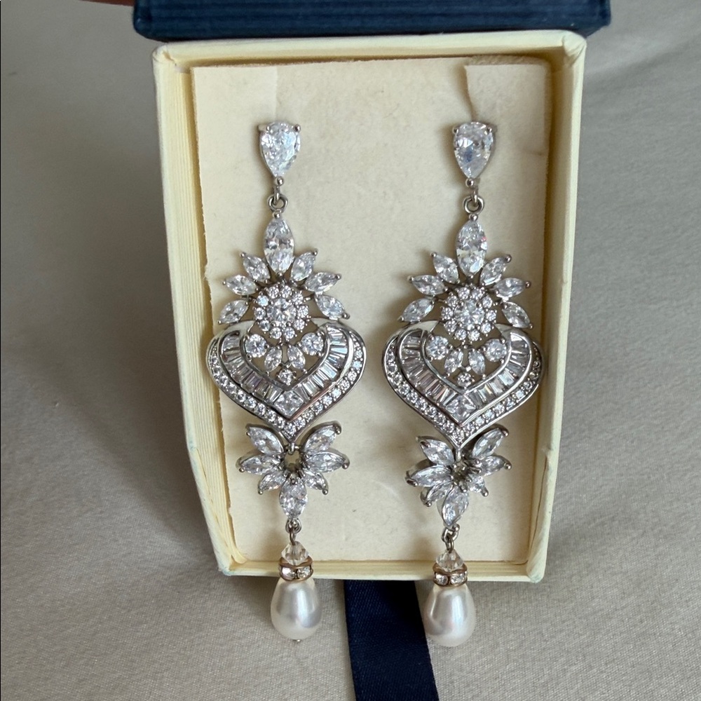 Elegant White Pearl Drop Crystal Dangle Earrings